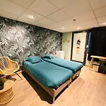 Centre De Caplandes Hotel *