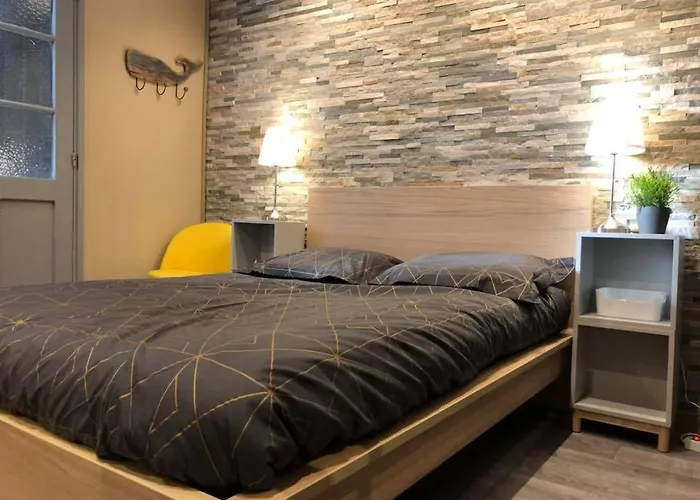 Centre De Caplandes Hotel *